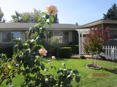 2490 Spring St, Medford, OR 97504 - photo 3