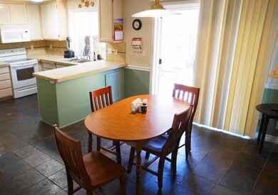 943 Pittview Ave, Central Point, OR 97502 - photo 5