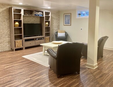 1287 Webster Ln, Des Plaines, IL 60018 - photo 4