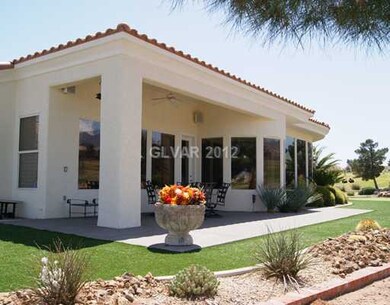 Patio/Deck. Built-in BBQ.Ceiling Fan.Speakers