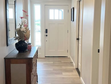 9862 Weeping Willow Dr, Manhattan, KS 66502 - photo 2