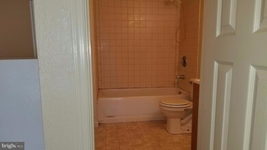 270 N Washington St unit F/G, Berkeley Springs, WV 25411 - photo 5