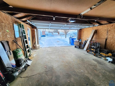 725 1st Ave SW, Sioux Center, IA 51250 - photo 7