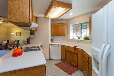 Kitchen - Corian countertops