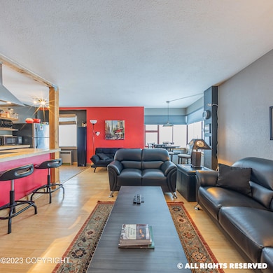 525 W 3rd Ave #1 - All RIghts Reserved -