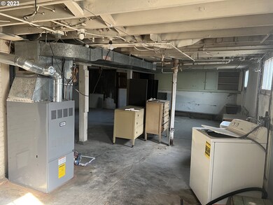 1634 N Schofield St, Portland, OR 97217 - photo 7