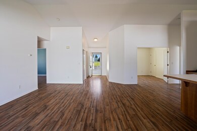 1915 SW 35th St, Redmond, OR 97756 - photo 5