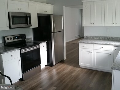 36 Windsor Rd, Southampton, NJ 08088 - photo 5