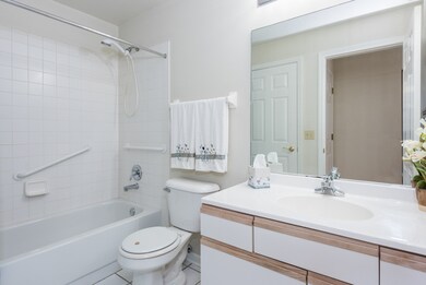 126 Huntington St unit 25A, Lake Bluff, IL 60044 - photo 6