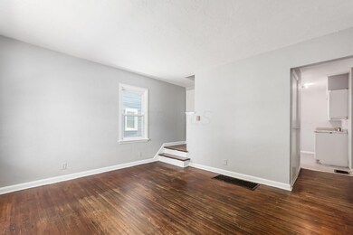 1673 Unit Living Room