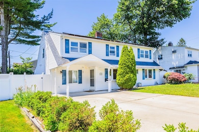 4 Wagon Ln, Levittown, NY 11756 - photo 2