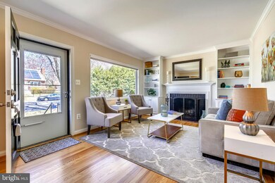 10602 Lexington Ct, Kensington, MD 20895 - photo 4