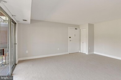 212 Park Terrace Ct SE unit 74, Vienna, VA 22180 - photo 3