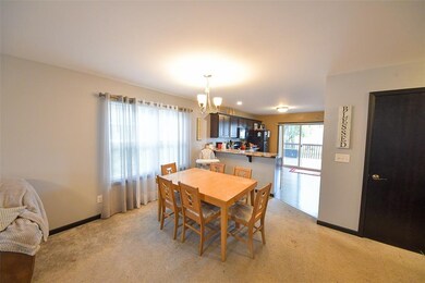 528 9th St SW, Cedar Rapids, IA 52404 - photo 7