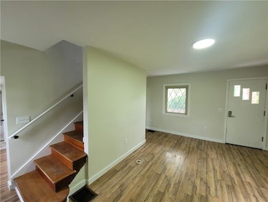 424 Desota St, East Mc Keesport, PA 15035 - photo 2