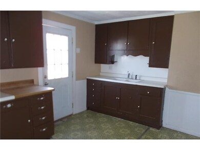 1304 W 3rd St, Anderson, IN 46016 - photo 2