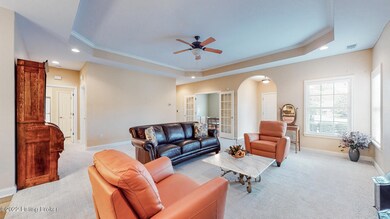 4003 Spring Park Ln Louisville KY 40218-