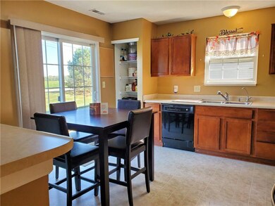 3069 Lodgepole Dr, Whiteland, IN 46184 - photo 3