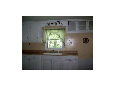 125 N Walnut St, Atlanta, IN 46031 - photo 3