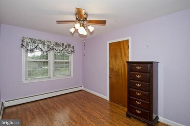 3417 Oakhurst Dr, Burtonsville, MD 20866 - photo 7