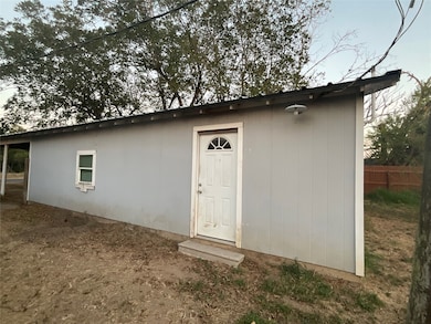 222 York St, Yorktown, TX 78164 - photo 7