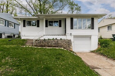 1614 14th Ave SW, Cedar Rapids, IA 52404 - photo 2