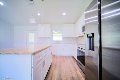 The Island Kitchen Comes With Granite Countertops,