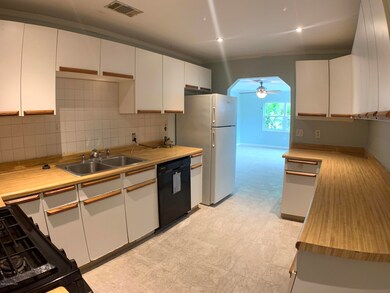 1402 N Fiske (6)