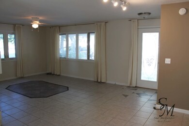 1700 64th livingroom