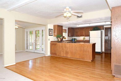 Dining & Kitchen