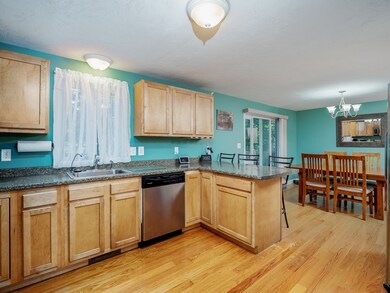 47 Mildred St, Dracut, MA 01826 - photo 5