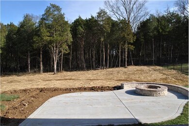 HUGE PRIVATE BACKYARD! CALL US TODAY TO VIEW THIS HOME!