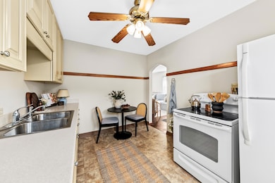 11510 W Wisconsin Ave, Milwaukee, WI 53226 - photo 6