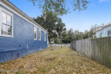 202146_005_1600x1067_mls