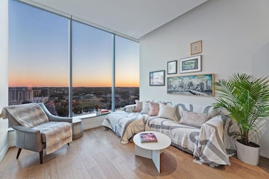 Relax in your living room with stunning lake views and enjoy the fireworks on New Years Eve and 4th of July