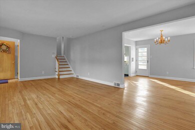 921 Penndale Ave, Reading, PA 19606 - photo 4