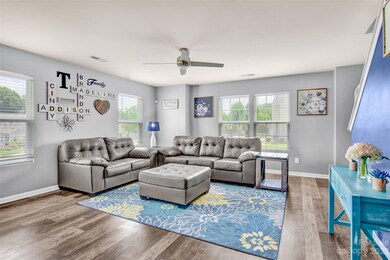 802 Chevelle Dr, Statesville, NC 28677 - photo 5