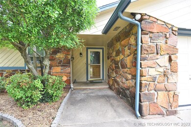 224 W Los Angeles Place, Broken Arrow, OK 74011 - photo 2