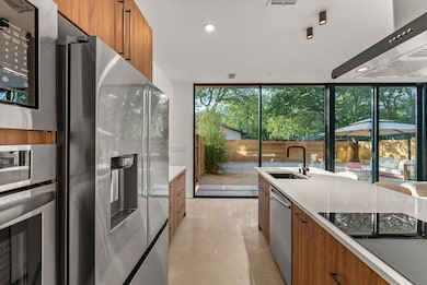 2014 Gathright Cove unit B, Austin, TX 78704 - photo 7