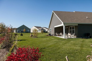 995 Carolina Ct, Pingree Grove, IL 60140 - photo 3