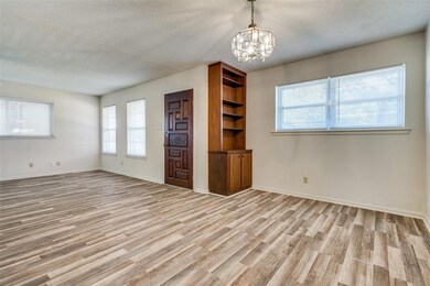 2409 Mccormick St, Denton, TX 76205 - photo 3