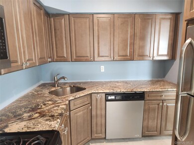 334 Artist Lake Dr, Middle Island, NY 11953 - photo 4