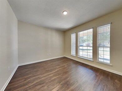 31726 Royal Woods Ct, Conroe, TX 77385 - photo 3