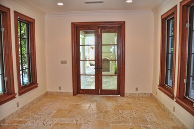 breakfast room