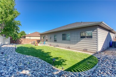 1493 Copper Loop, East Wenatchee, WA 98802 - photo 4