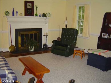Den/Family/Great Room - Great gathering spot.  Woo