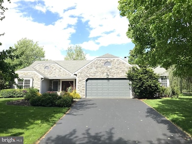 1665 Lamplighter Dr, Macungie, PA 18062 - photo 3