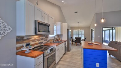 702 Sky Tree Ct-12