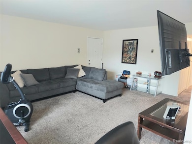 1806 Colonial Village Way unit 3, Waterford, MI 48328 - photo 6