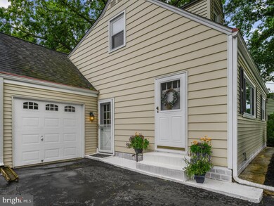 40 Edgemere Ave, Plainsboro, NJ 08536 - photo 2